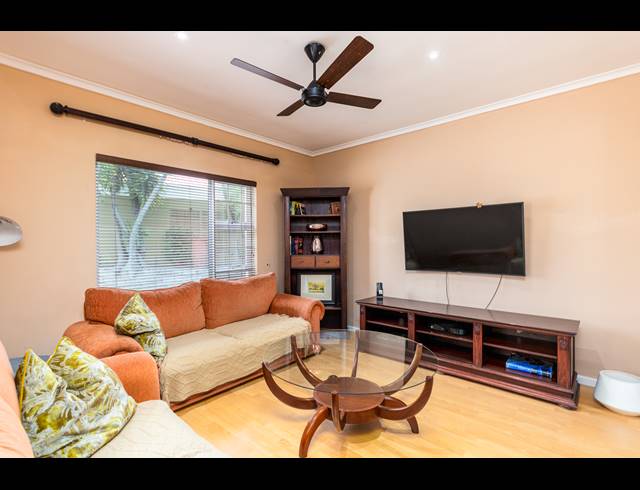3 BEDROOM HOUSE FOR SALE IN WEST BEACH
